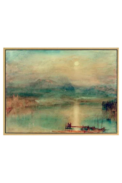Ein dunstiges Landschaftsgemälde zeigt einen ruhigen See mit kleinen Booten und Figuren im Vordergrund, entfernte Berge und eine blasse Sonne oder einen blassen Mond am Himmel.