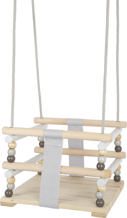 Kleinkindschaukel Skandi: Babyschaukel aus Holz mit Perlen und robusten Stoffgurten, an Seilen aufgehängt, präsentiert vor einem schlichten Hintergrund.