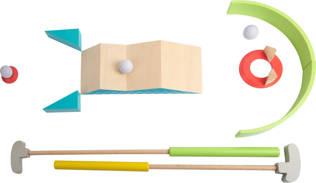 Das Minigolf-Set „Active“ beinhaltet zwei Holzschläger, drei Bälle und farbenfrohe geometrische Hindernisse, alles vor einem weißen Hintergrund.