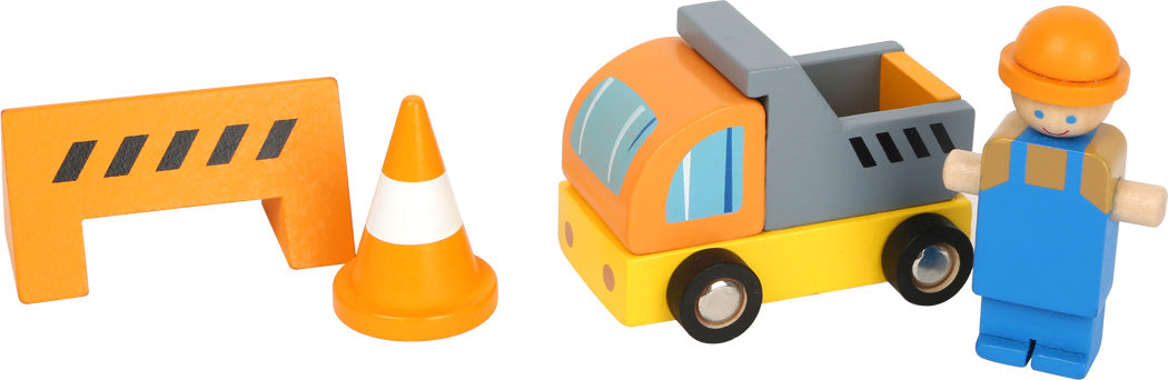 Das Spielset „Baukran mit Baustellenzubehör“ enthält einen Spielzeug-Bauarbeiter, einen LKW, eine Absperrung und einen Kegel auf weißem Hintergrund.