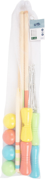 Das Krocket „Active“-Set beinhaltet bunte Jonglierkeulen und Bälle aus Holz, zwei Holzstäbe, ein weißes Seil, alles verpackt in einer praktischen Netztasche.