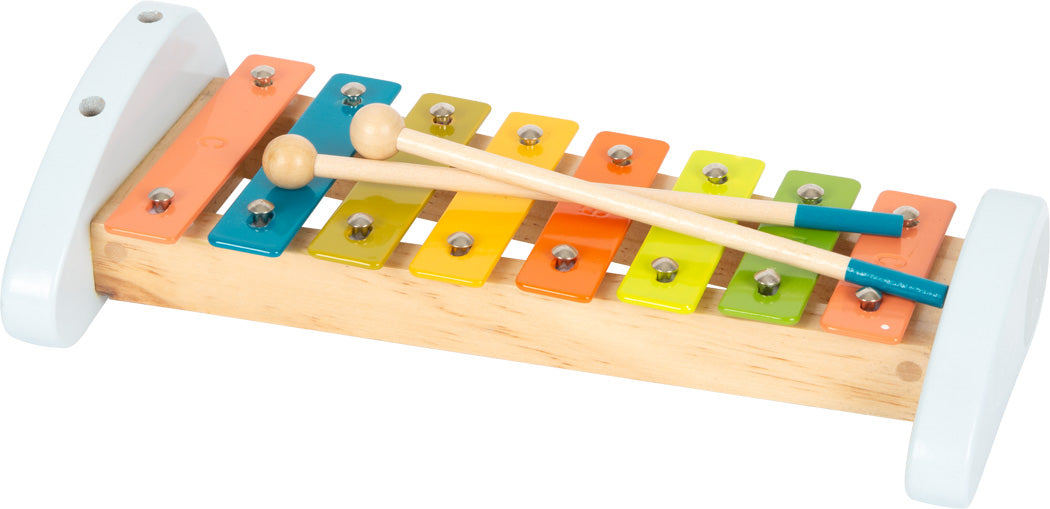 Das Xylophon „Groovy Beats“ ist ein farbenfrohes Spielzeugxylophon mit zwei darauf ruhenden Holzschlägeln.