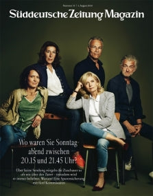 Fünf Erwachsene sitzen und stehen vor einem grünen Hintergrund auf dem Cover des Süddeutsche Zeitung Magazins.