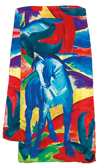 Bunter Schal mit einem blauen Pferd in der Mitte, umgeben von abstrakten roten, gelben und grünen Formen.