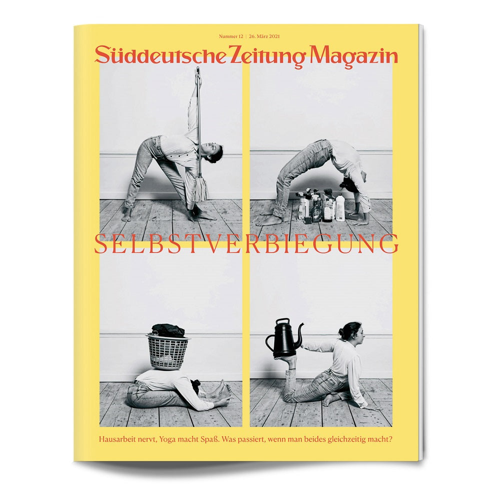 Vier Schwarz-Weiß-Fotos einer Frau, die Yoga-Posen mit Hausarbeit vermischt.