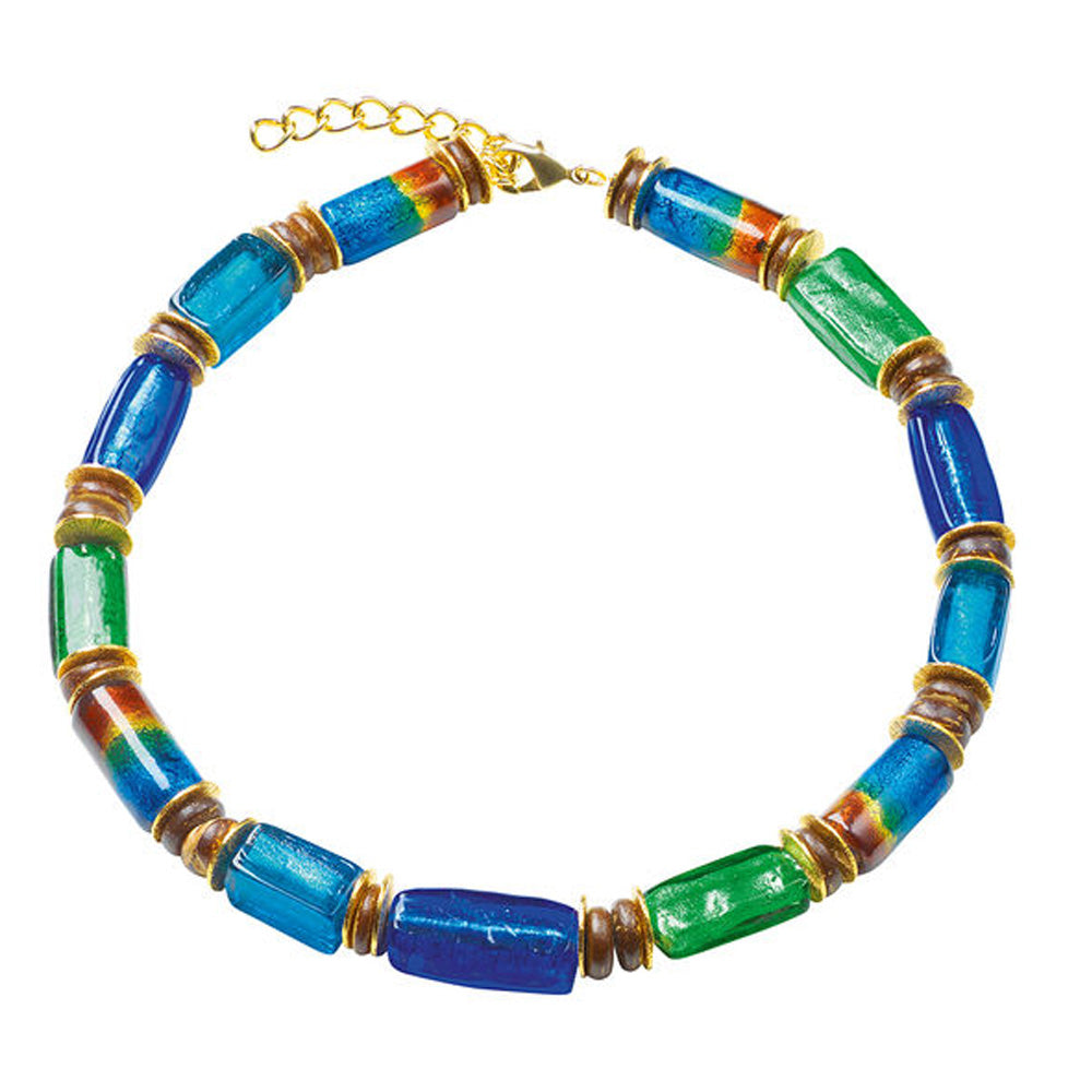 Bunte Perlenkette mit blauen, grünen und mehrfarbigen zylindrischen Perlen und goldenen Akzenten.