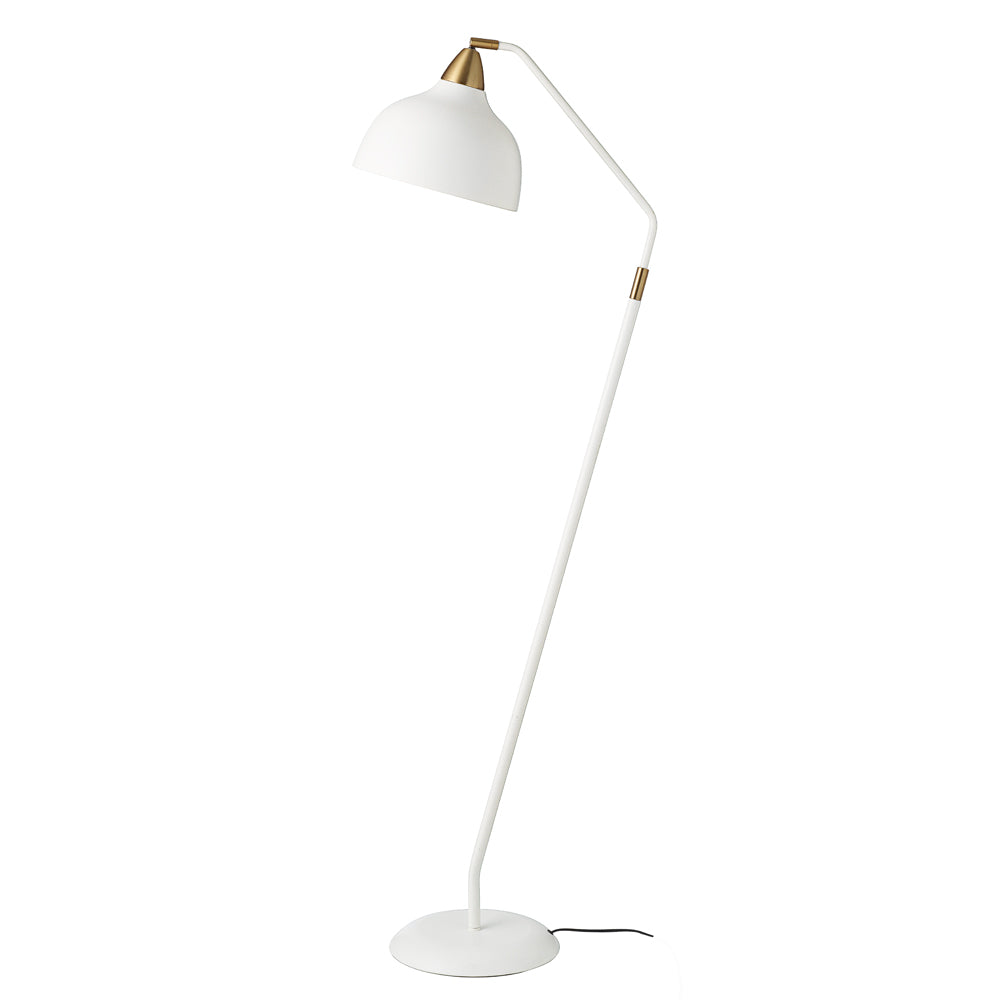 Moderne weiße Stehlampe mit geschwungenem Ständer und kuppelförmigem Schirm, akzentuiert mit goldenen Details.