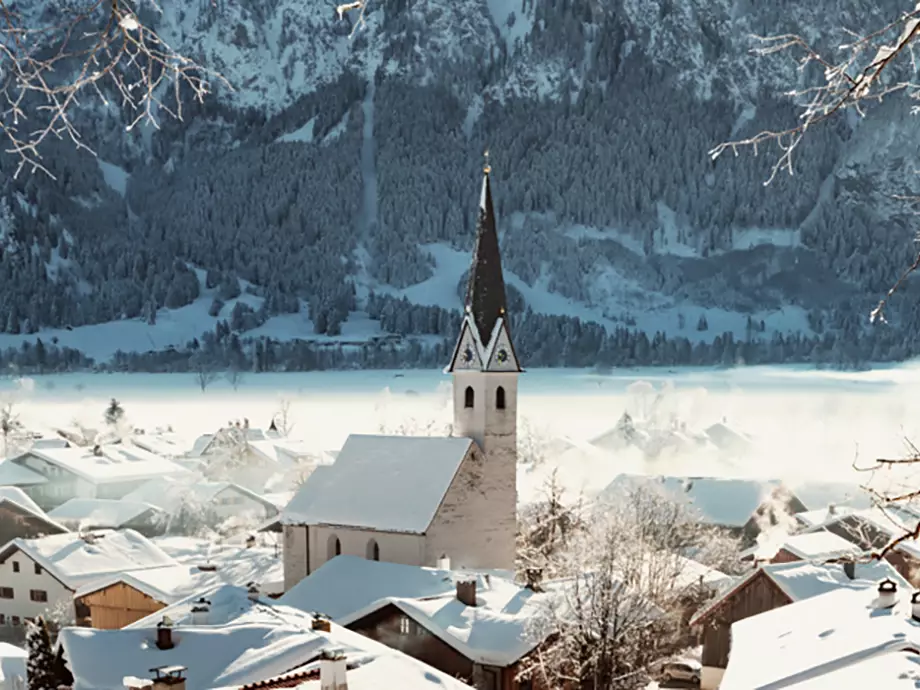 Winter_Ort_AMERON Neuschwanstein Alpsee Resort & Spa_Fotograf Michael Helmer_920x690px